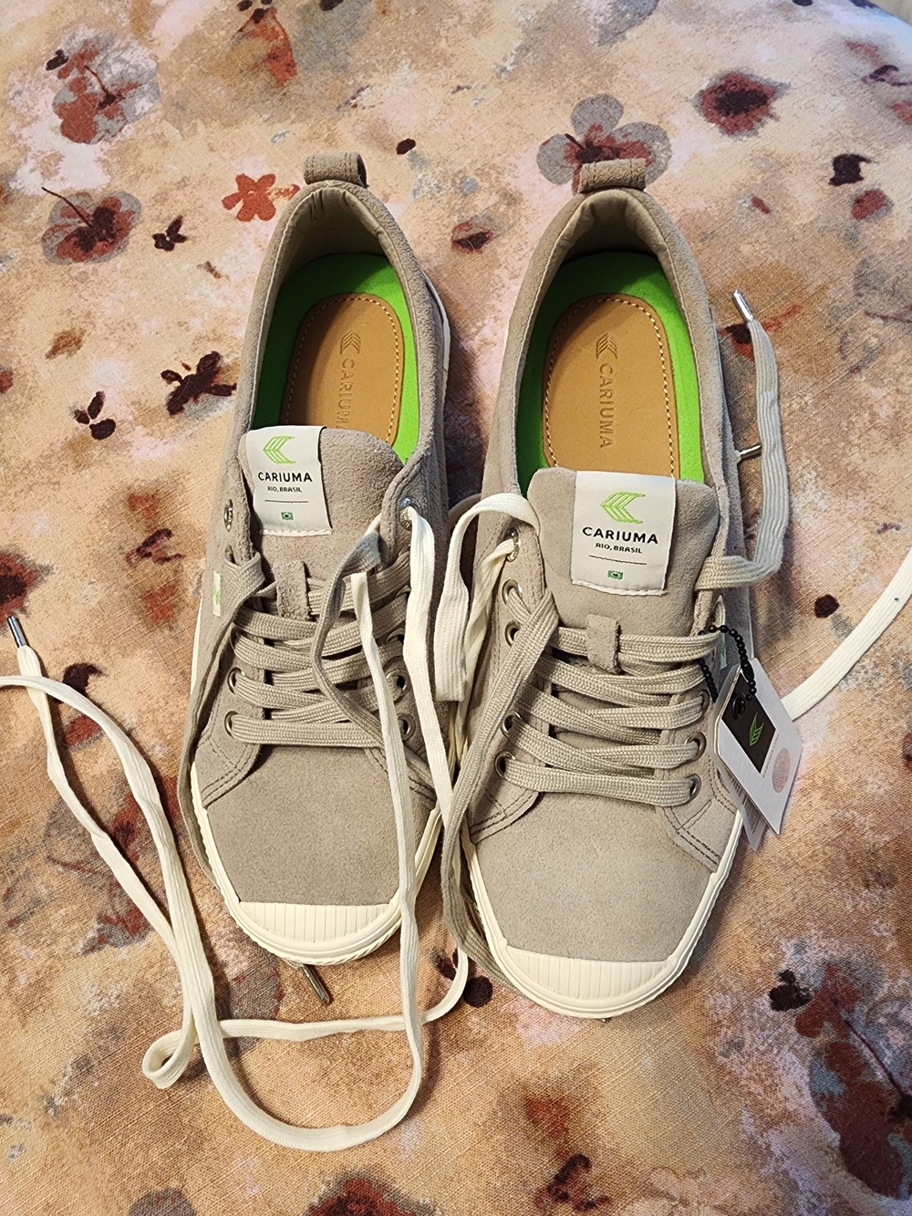 Cariuma Men’s Classic Suede Sneakers in Light Taupe